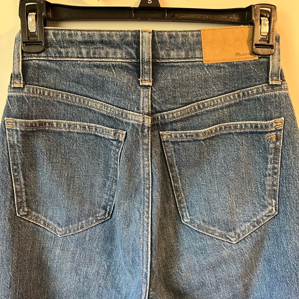 Madewell: The Curvy Perfect Vintage Jean in Decatur Wash - Picture 3 of 6